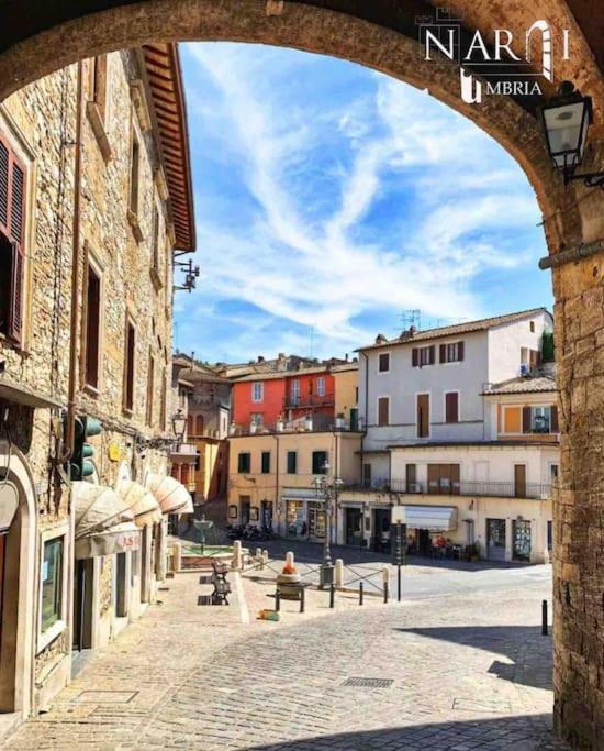 Fresco E Colorato Appartamentino In Narni Scalo Екстериор снимка
