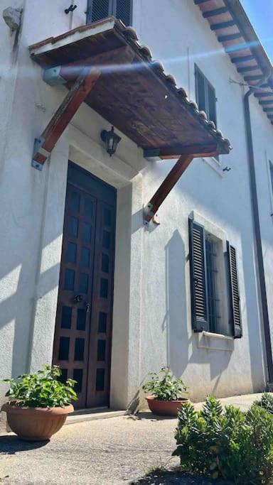 Fresco E Colorato Appartamentino In Narni Scalo Екстериор снимка