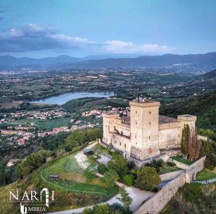 Fresco E Colorato Appartamentino In Narni Scalo Екстериор снимка