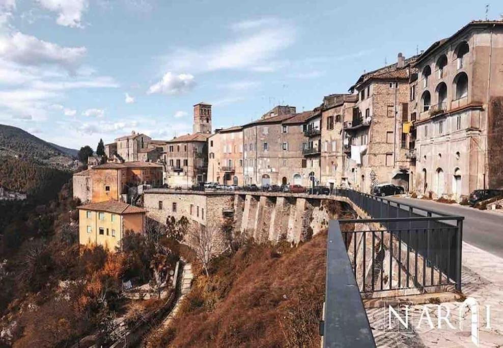 Fresco E Colorato Appartamentino In Narni Scalo Екстериор снимка