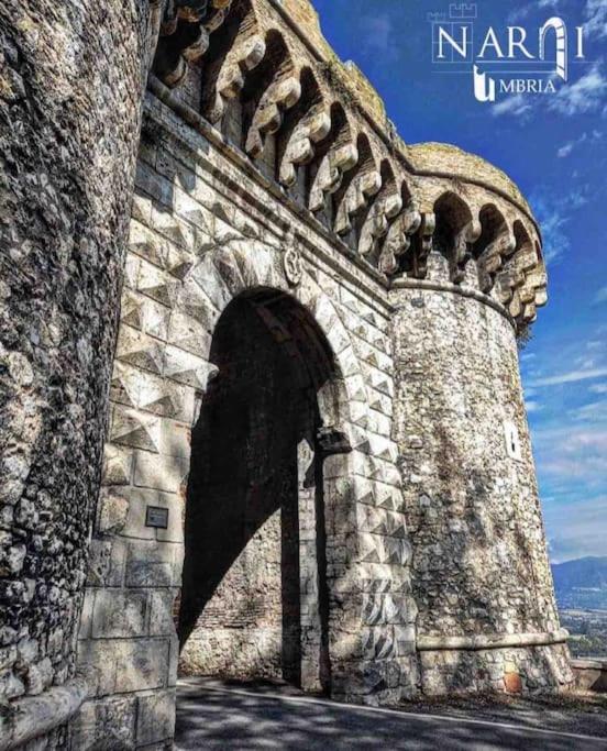 Fresco E Colorato Appartamentino In Narni Scalo Екстериор снимка